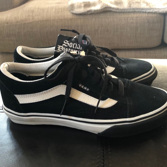 vans old skool social distortion